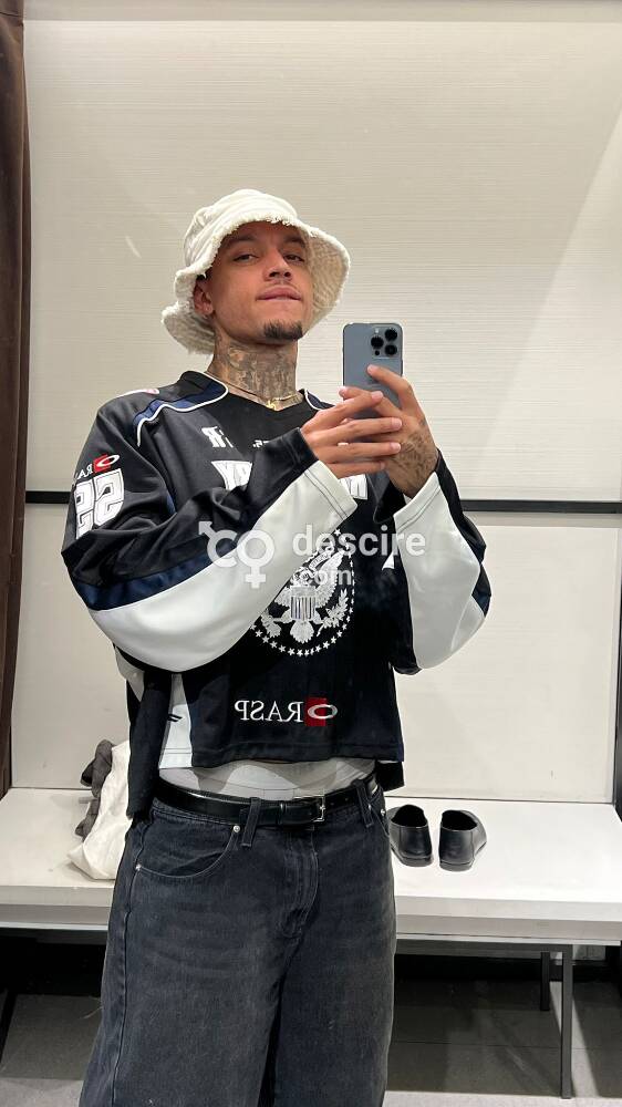 Gay escort - total bottom - travel anywhere! - Sheffield - United Kingdom