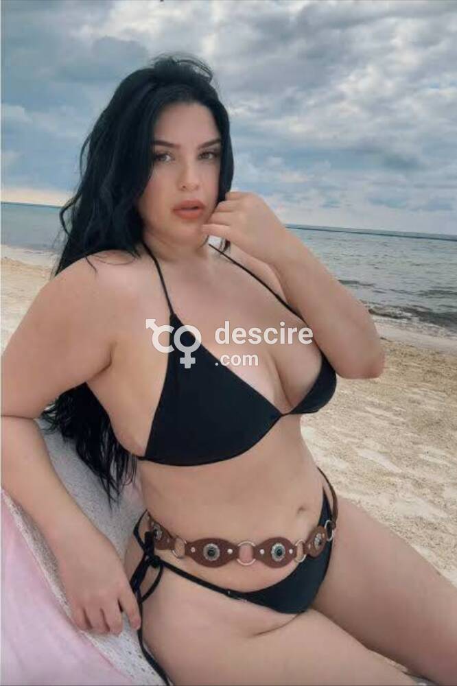 Busty latina Monica - London - United Kingdom